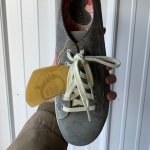 Born casual gray shoe
